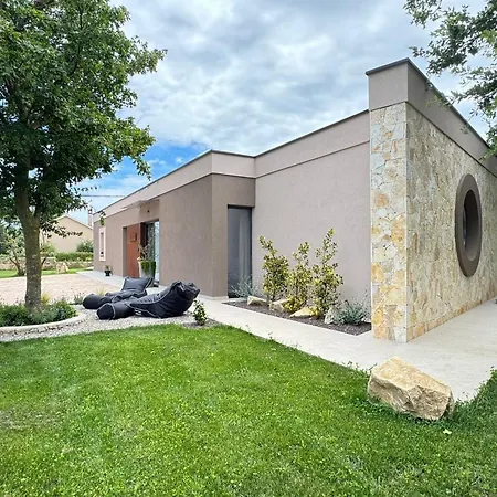 Veros Villa *