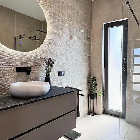 Veros