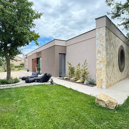 Veros Villa *
